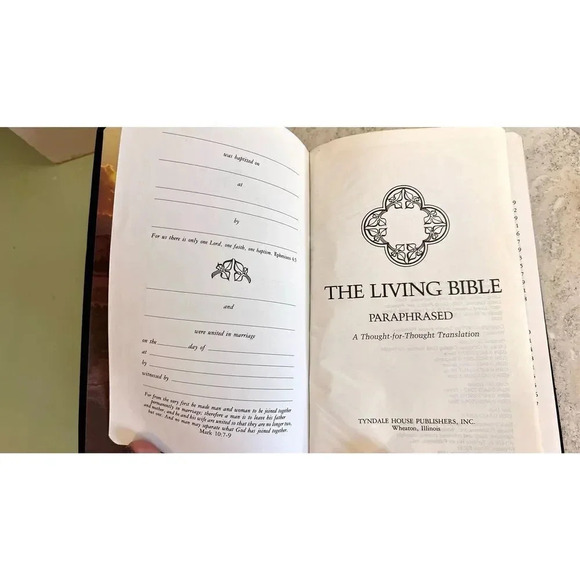 The Living Bible Red Letter Concordance Paraphrased Prayerbook Tyndale Hardcover - Picture 7 of 12